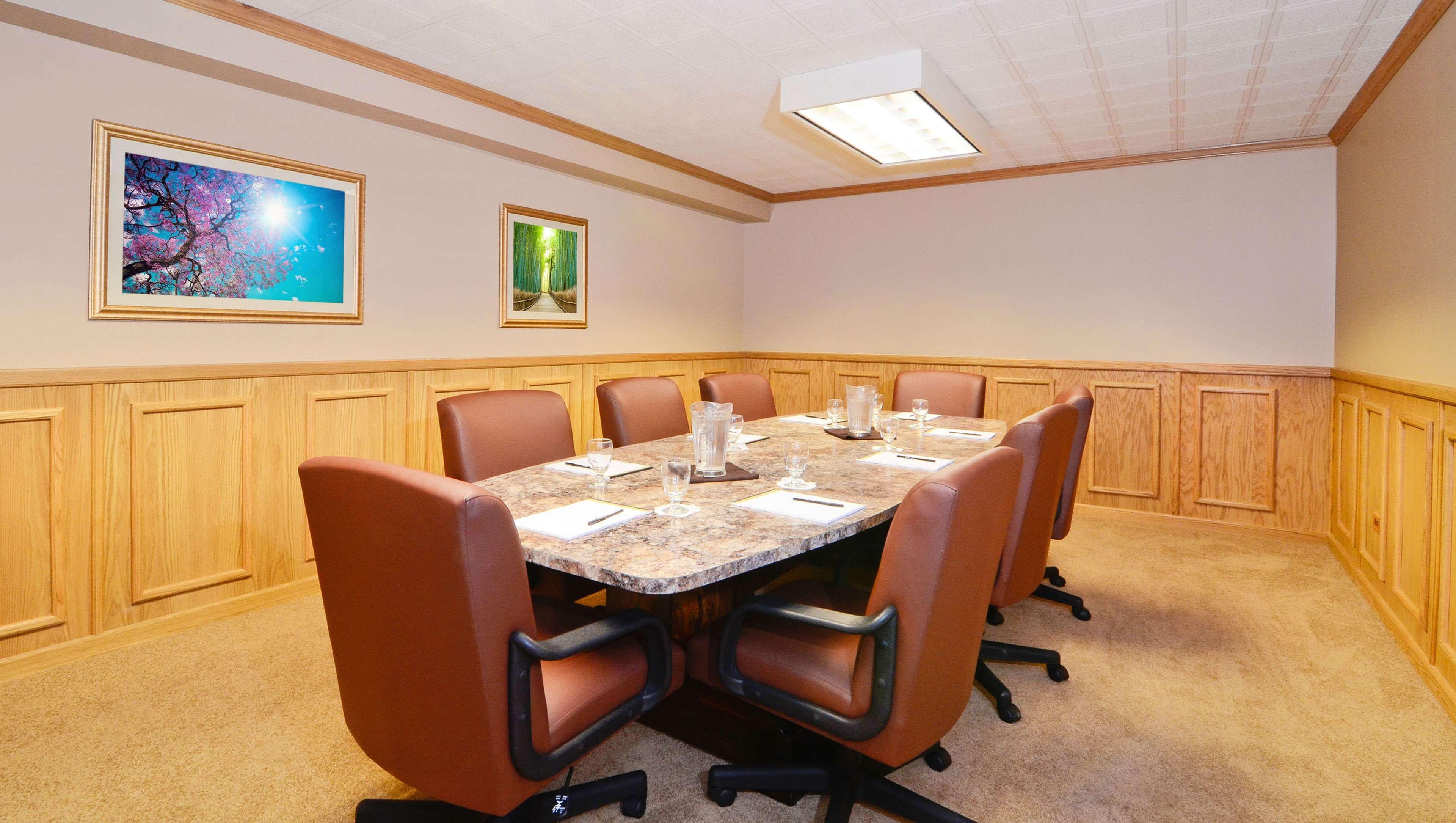 Magnuson Grand Pioneer Inn And Suites Escanaba Exteriör bild