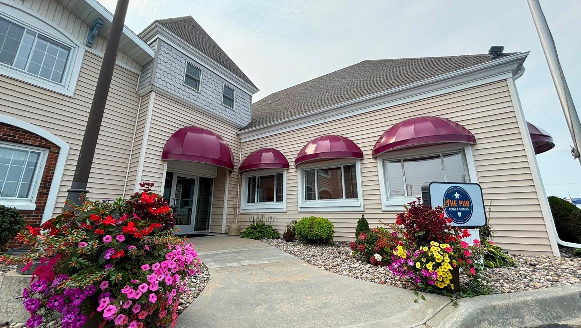 Magnuson Grand Pioneer Inn And Suites Escanaba Exteriör bild