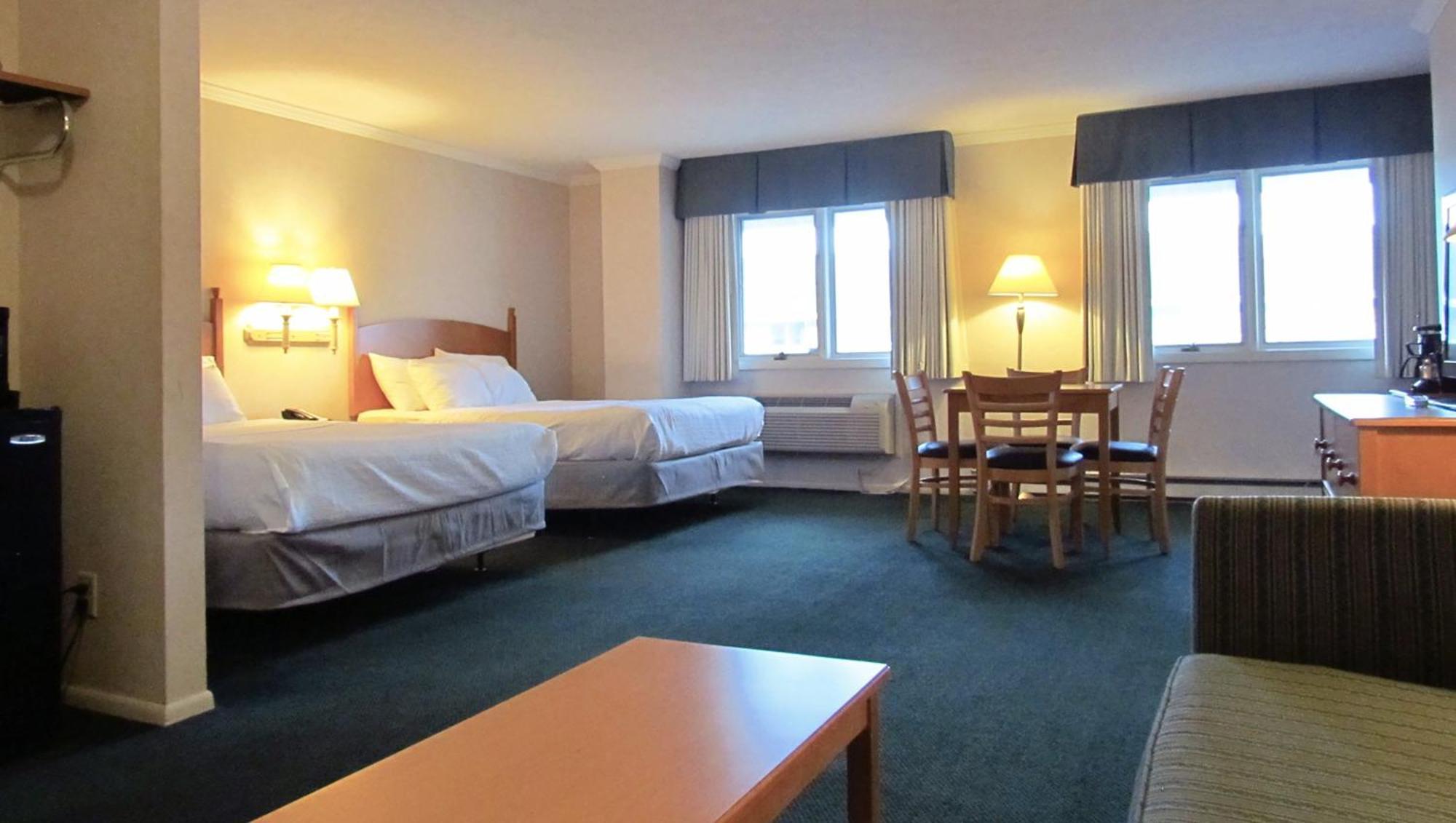 Magnuson Grand Pioneer Inn And Suites Escanaba Exteriör bild