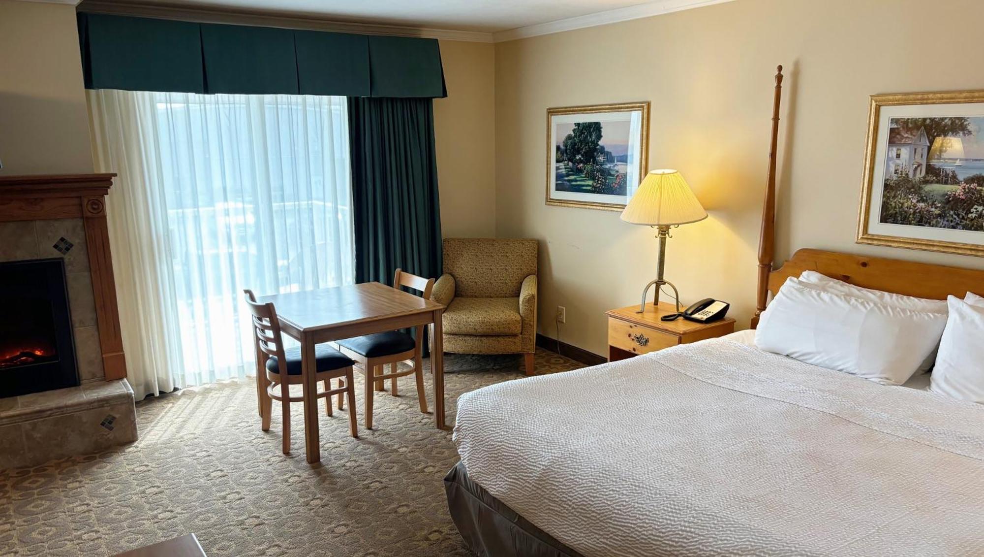Magnuson Grand Pioneer Inn And Suites Escanaba Exteriör bild
