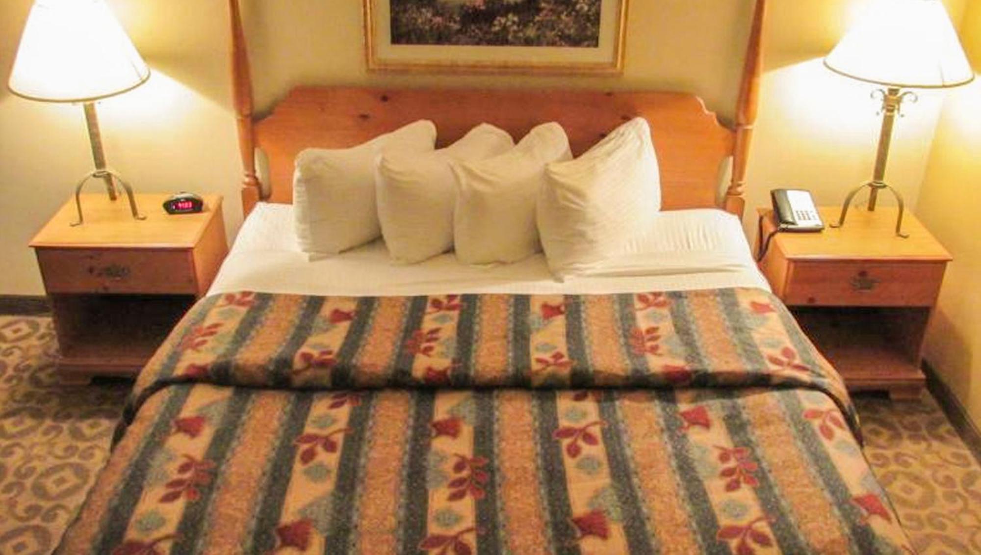 Magnuson Grand Pioneer Inn And Suites Escanaba Exteriör bild