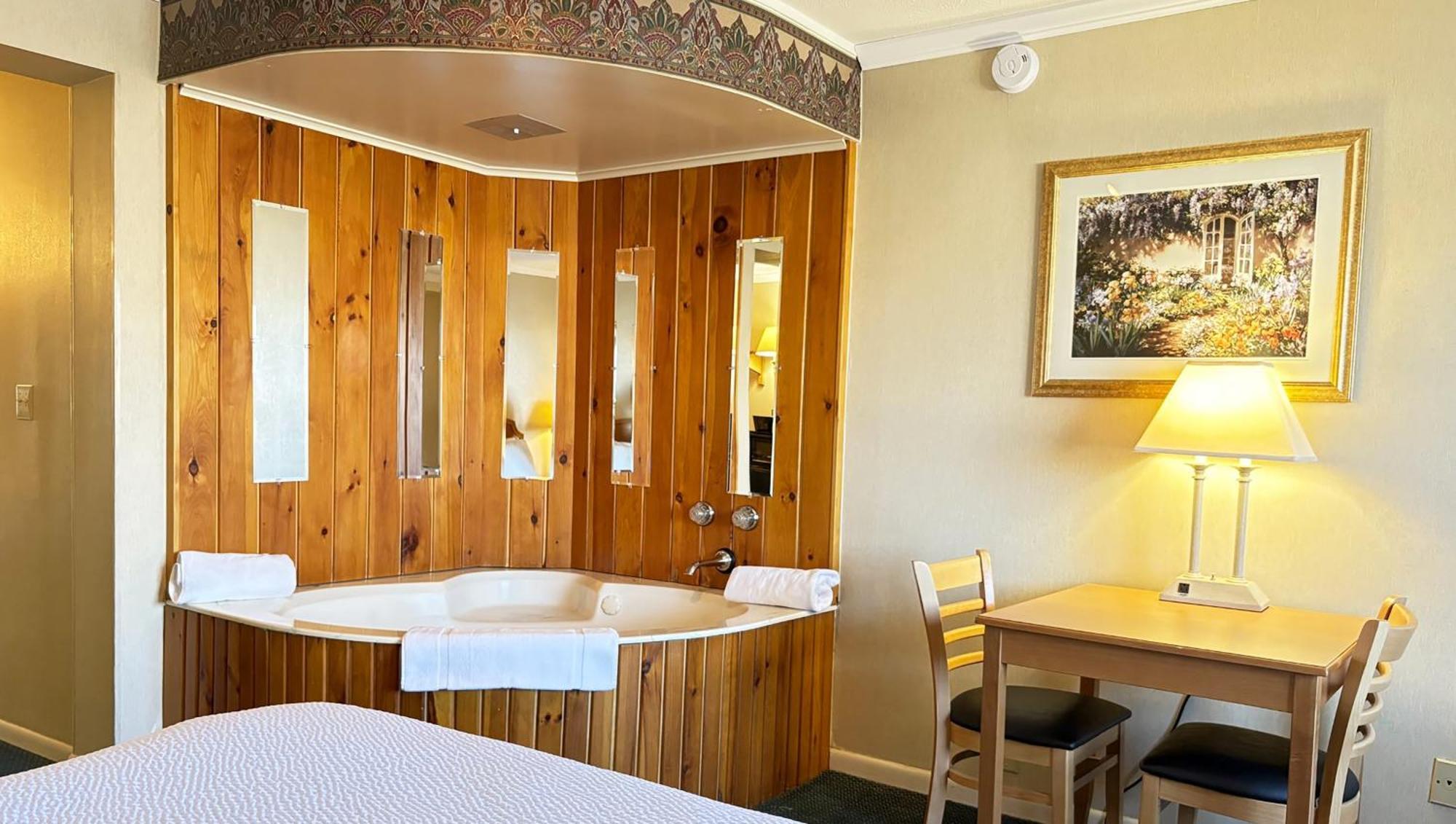 Magnuson Grand Pioneer Inn And Suites Escanaba Exteriör bild