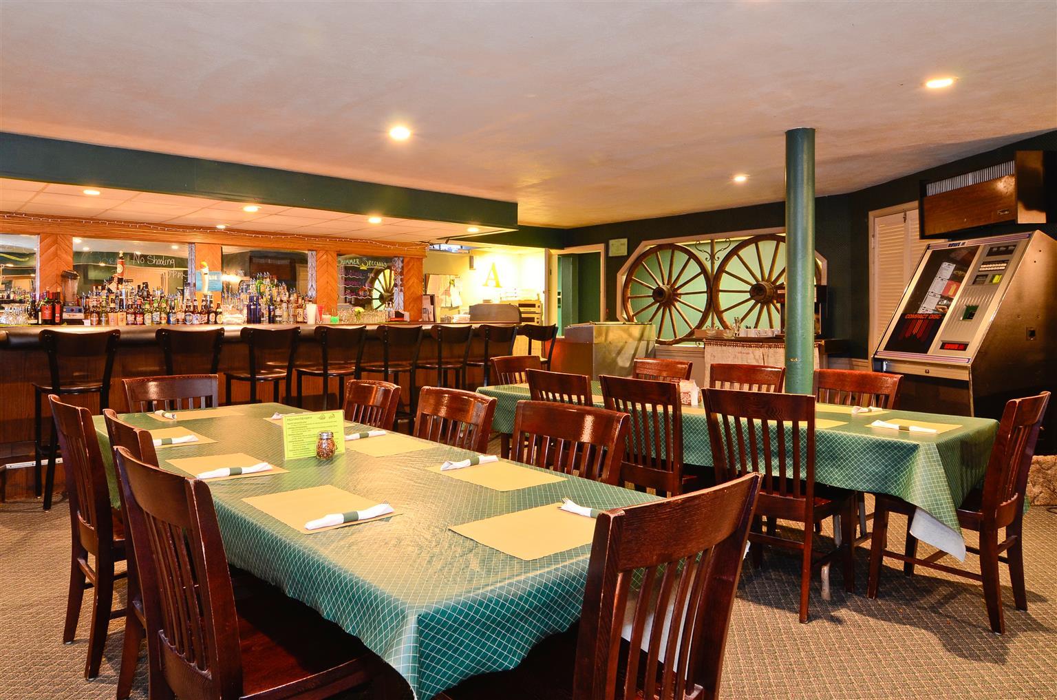 Magnuson Grand Pioneer Inn And Suites Escanaba Restaurang bild